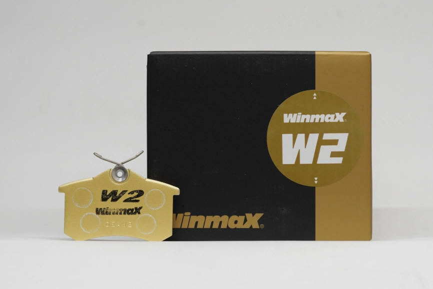 Тормозные колодки Winmax W2 335 EIP025 15мм Audi A3, Renault Megane III RS, VW Golf, Skoda Superb, Citroen C3 задние фото 1