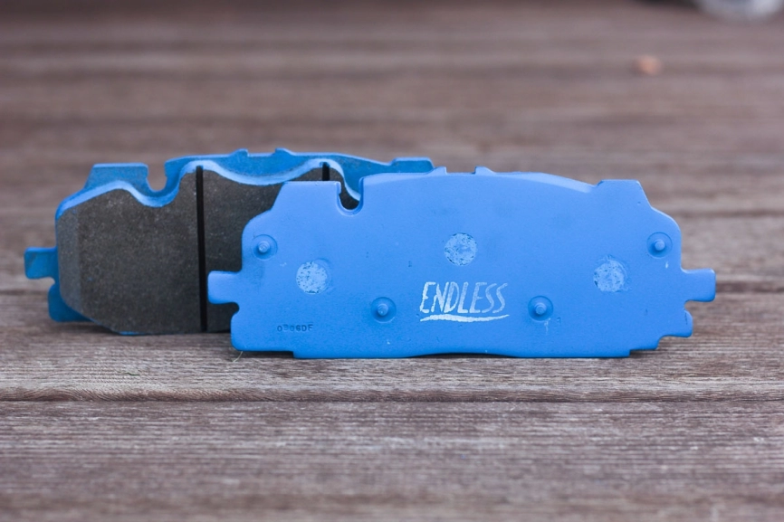 Тормозные колодки ENDLESS MX72 EIP293MX72 Akebono® 6pot  Audi S4, SQ7, передние фото 4