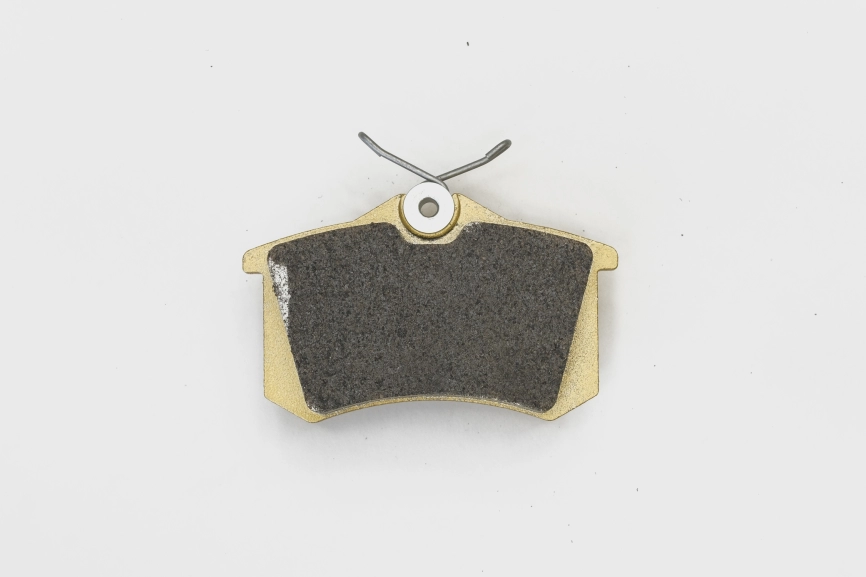 Тормозные колодки Winmax W4 335 EIP025 15мм Audi A3, Renault Megane III RS, VW Golf, Skoda Superb, Citroen C3 задние фото 4